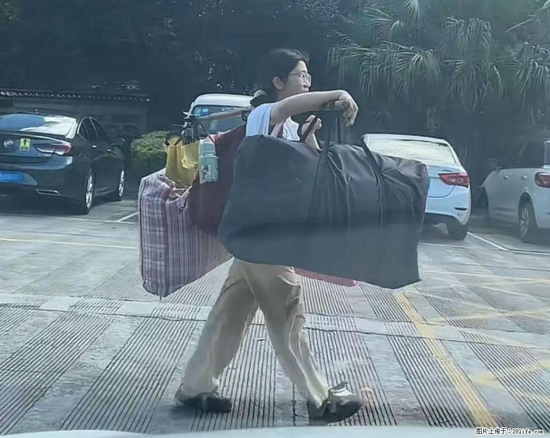 全网追的“扁担女孩”,找了一份暑假工,时薪12元 - 平顶山生活资讯 - 平顶山28生活网 pds.28life.com