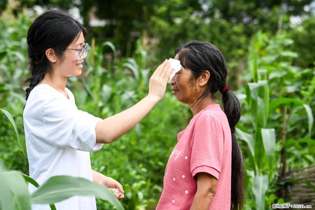 全网追的“扁担女孩”,找了一份暑假工,时薪12元 - 平顶山生活资讯 - 平顶山28生活网 pds.28life.com